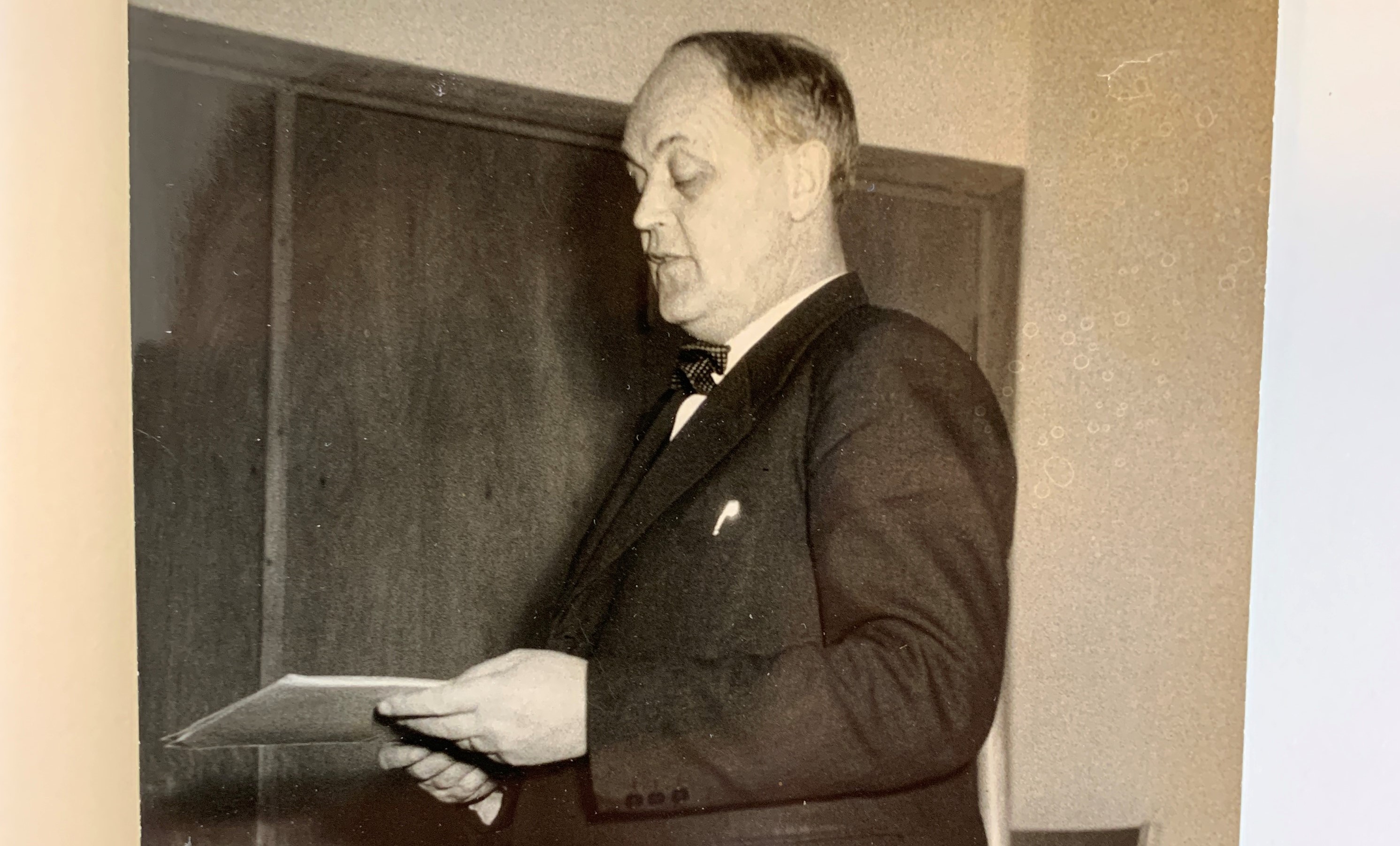 Sigfrid Larsson var Svalöfs lantmannaskolas rektor 1943-1956. Hans anföranden inför de nya eleverna vid uppropet varje höst finns sparade i arkivet.