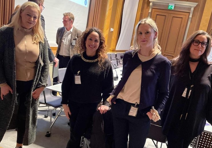 Bland annat Malena Ernman och Sara Sommerfeldt var på plats på åhörarläktaren under partiledardebatten.