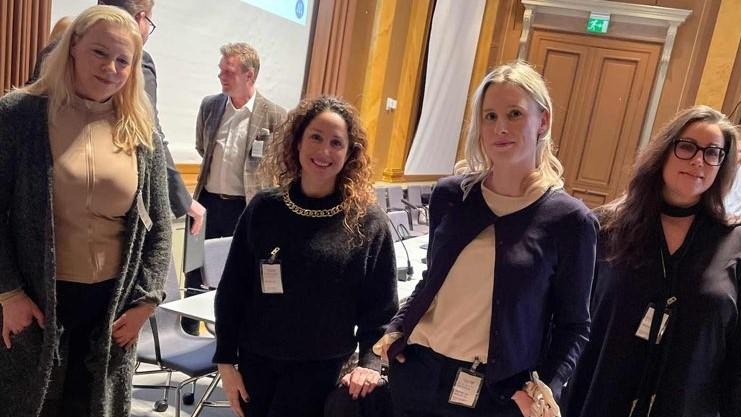 Bland annat Malena Ernman och Sara Sommerfeldt var på plats på åhörarläktaren under partiledardebatten.